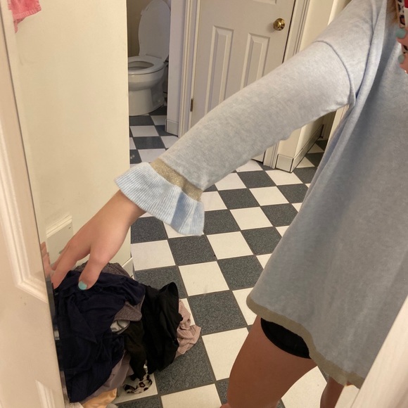 Lilly Pulitzer light blue sweater top - Picture 4 of 7